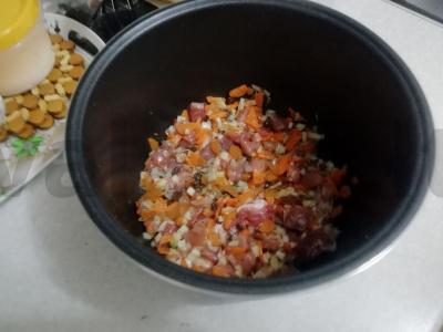 Pilavas su kiauliena multicooker keptuvėje Žingsnis 2
