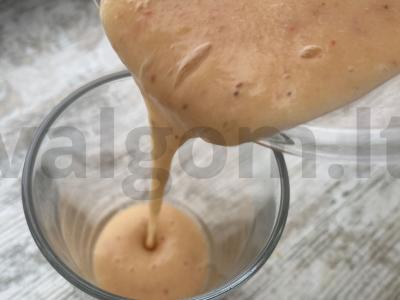 Mango, ananasų, braškių kokteiliai Žingsnis 8