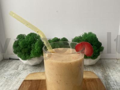 Mango, ananasų, braškių kokteiliai Žingsnis 9