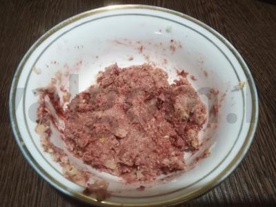 Vištiena, įdaryta graikiniais riešutais ir alyvos pasta Žingsnis 4