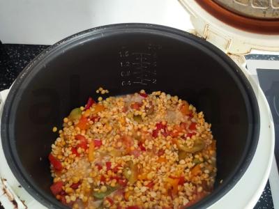 Vištiena, troškinta garuose, su daržovėmis ir žirneliais Žingsnis 4