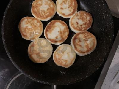 Sūrio pyragaičiai yra švelnūs ir minkšti Žingsnis 4