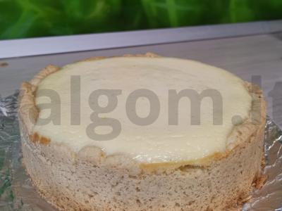 Grietinė ant smėlio tešlos pagrindine nuotrauka