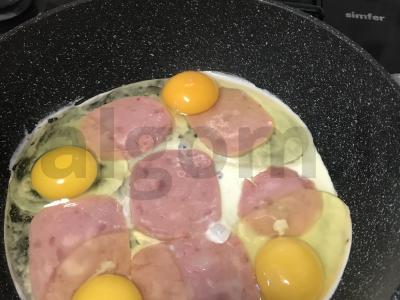 Kiaušiniai ir kumpis Žingsnis 2