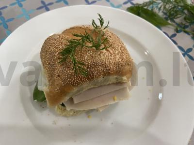 Sumuštinis su špinatais, kiaušiniu ir kumpiu Žingsnis 10