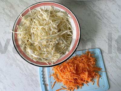 Rauginti kopūstai su krapų sėklomis "Supervitaminas" Žingsnis 1