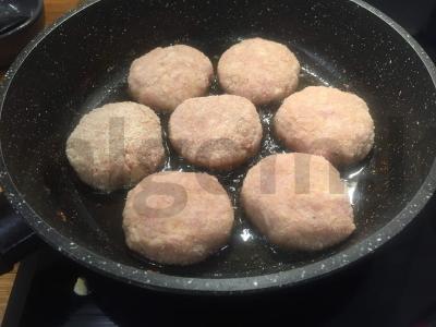 Bulvių ir mėsos paplotėliai Žingsnis 8