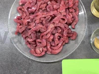 Jautienos stroganoffas pagal mano mamos receptą Žingsnis 1