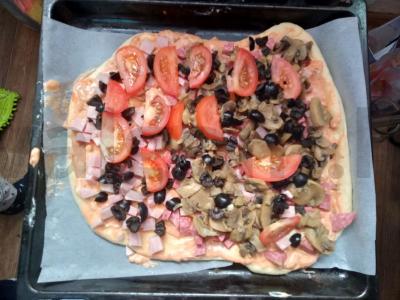 Naminė pica su konservuotais grybais Žingsnis 2