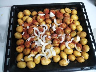 Kepta vištiena ant bulvių skiltelių Žingsnis 3