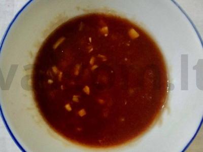 Ant grotelių kepta žuvis su brokoliais sojų padaže Žingsnis 2