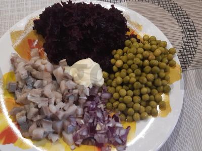 Burokėlių salotos pagrindine nuotrauka