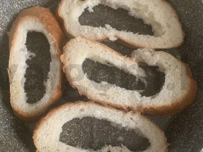 Karšti sumuštiniai su dešra, sūriu ir pomidorais Žingsnis 1