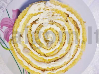 Rudens tortas iš morkų biskvito ir sviestinio kremo su žemės riešutais Žingsnis 4