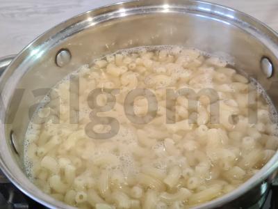 Flotsam makaronai su bazilikais Žingsnis 1