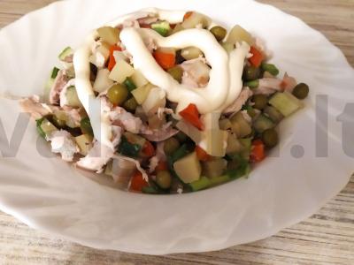 Sovietinės salotos "Stoličnyj" pagrindine nuotrauka