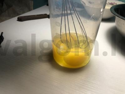 Mannik su uogomis ant kefyro Žingsnis 2