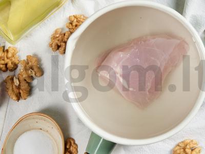 Kalakutiena su riešutais Žingsnis 1