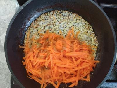 Širdinga kalakutienos ir žaliųjų žirnelių sriuba Žingsnis 2