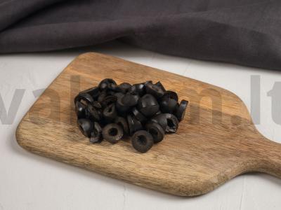 Žuvies pašteto salotos su alyvuogėmis ir raudonaisiais svogūnais Žingsnis 1