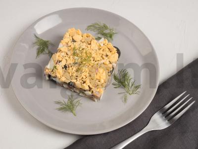 Žuvies pašteto salotos su alyvuogėmis ir raudonaisiais svogūnais Žingsnis 9