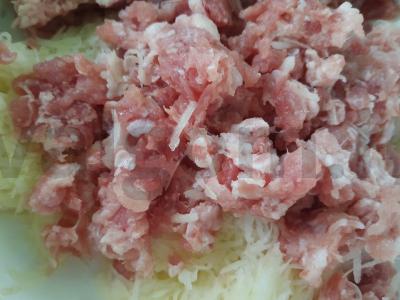 Garuose virti mėsos kukuliai su bulvėmis Žingsnis 2