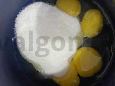 Biskvitinis pyragas su obuoliais Žingsnis 2