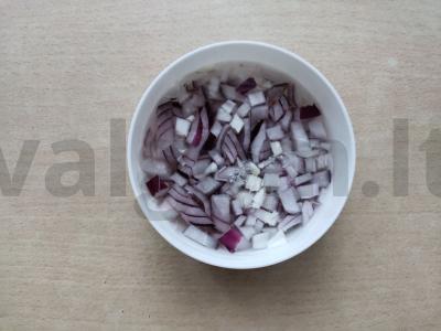 Sveikos brokolių salotos su anakardžių padažu Žingsnis 1