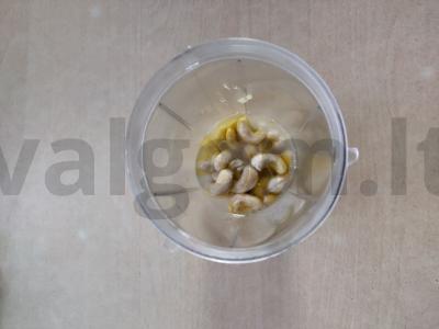 Sveikos brokolių salotos su anakardžių padažu Žingsnis 3