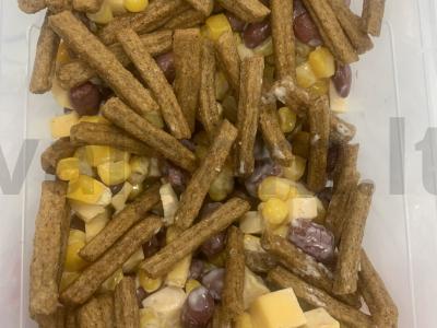 Salotos "5 minutės" su kukurūzais, pupelėmis ir skrebučiais pagrindine nuotrauka