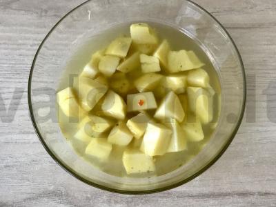 Bavariškos bulvių salotos Žingsnis 1