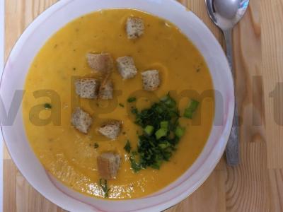 Sveika moliūgų tyrės sriuba pagrindine nuotrauka