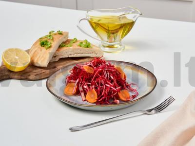 Greitos dietinės salotos pagrindine nuotrauka