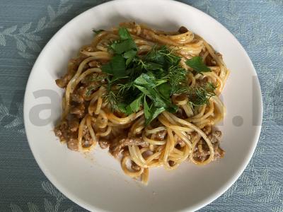 Bolonijos makaronai su itališkomis žolelėmis pagrindine nuotrauka