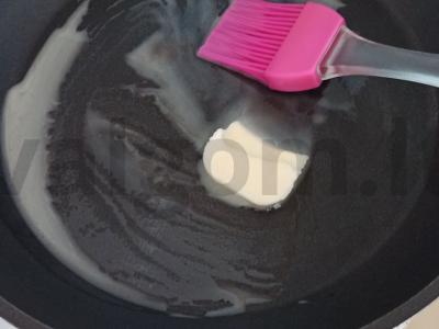 Makaronai pomidorų ir grietinės padaže Žingsnis 3