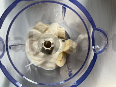 Bananų kokteilis Žingsnis 2