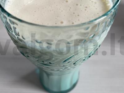 Bananų kokteilis pagrindine nuotrauka
