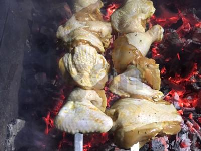 Vištienos kebabas alyvuogių aliejaus marinate Žingsnis 2