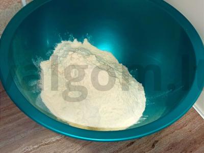 Aromatinga naminė duona Žingsnis 1