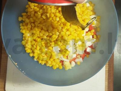 Kaimiškos krabų salotos Žingsnis 5