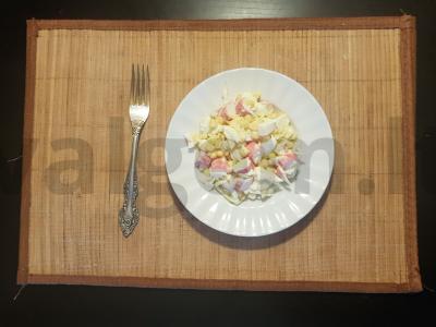 Kaimiškos krabų salotos pagrindine nuotrauka