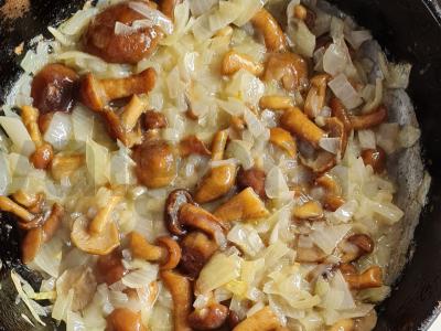 Lęšiai su grybais ir svogūnais pagrindine nuotrauka