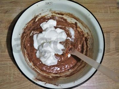 Išskirtinis juodojo miško pyragas su vyšniomis Žingsnis 1