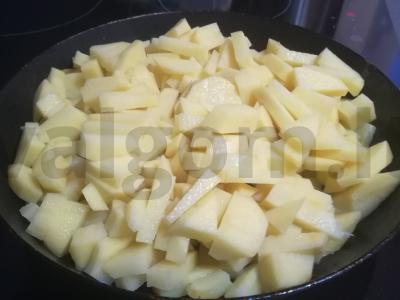Bulvės su česnaku ir grietine Žingsnis 1
