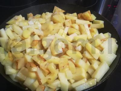 Bulvės su česnaku ir grietine Žingsnis 2