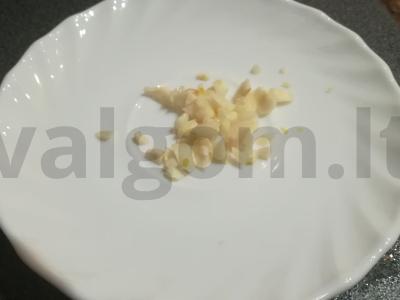 Bulvės su česnaku ir grietine Žingsnis 4