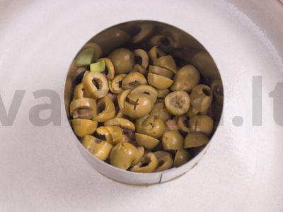 Žuvies pašteto salotos su alyvuogėmis Žingsnis 5