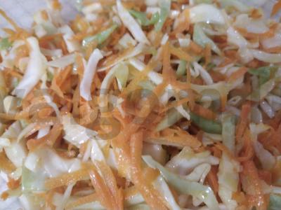 Vitaminų salotos su spanguolėmis Žingsnis 2