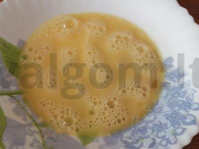 Dešrelės apvoliotos duonoje "Crispy" Žingsnis 1