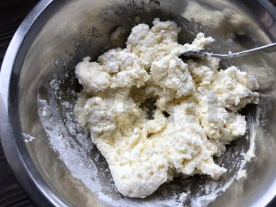 Sūrio pyrago širdelės su džemu Žingsnis 2